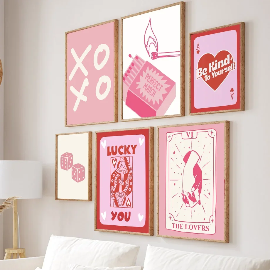 โป๊กเกอร์ควีนสีชมพูนำโชค ลายหั - Home Decor Y2K บทวิจารณ์และราคา